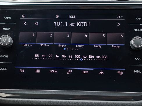 Used 2022 Volkswagen Tiguan SE image 14