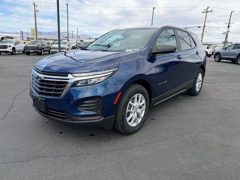 Used 2023 Chevrolet Equinox LS w/ LS Convenience Package FWD image 7