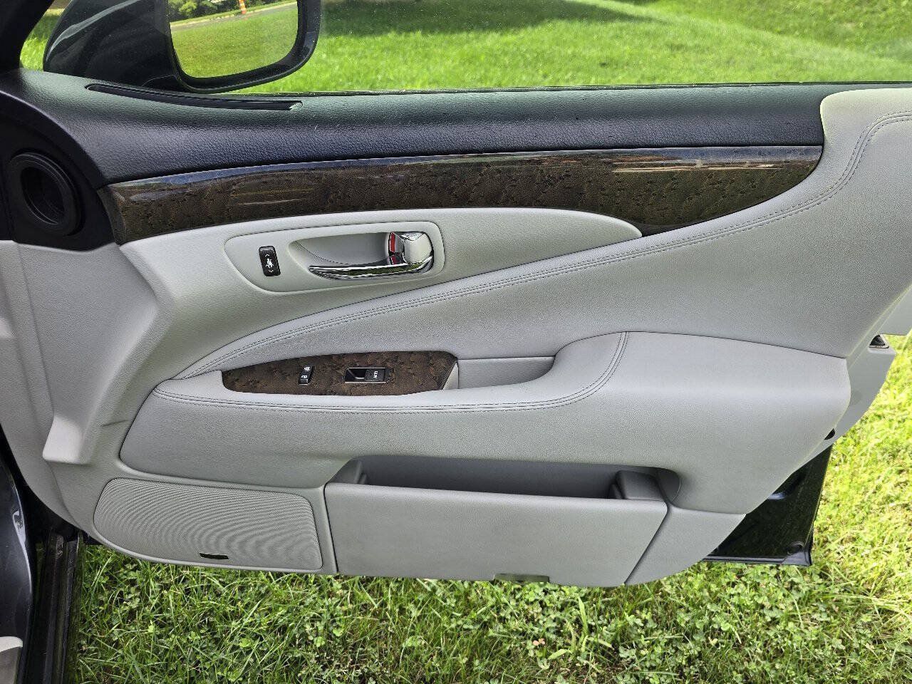 Used 2008 Lexus LS 460 L RWD image 29