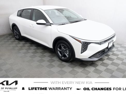 New 2026 Kia K4 FWD image 3