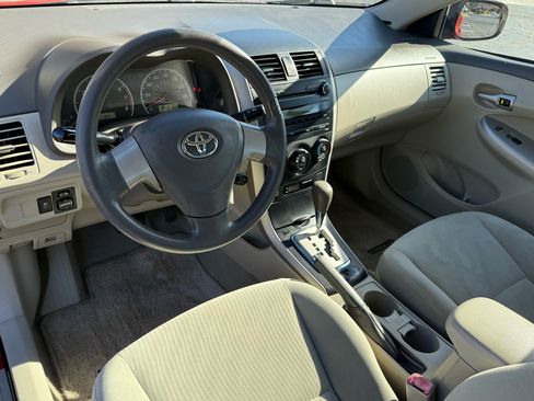 Used 2010 Toyota Corolla LE image 9