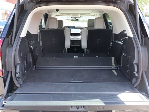 Used 2025 Ford Expedition Active AWD/4WD image 44