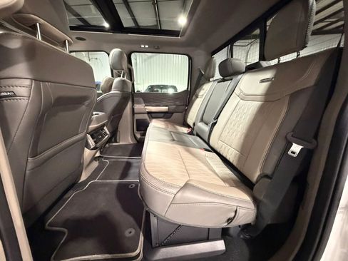 Used 2025 Ford F450 Platinum w/ Platinum Plus Package image 15