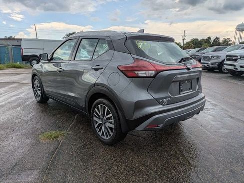 Used 2023 Nissan Kicks SV FWD image 6