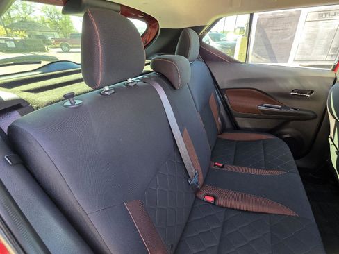 Used 2019 Nissan Kicks SR w/ Exterior Package FWD image 26