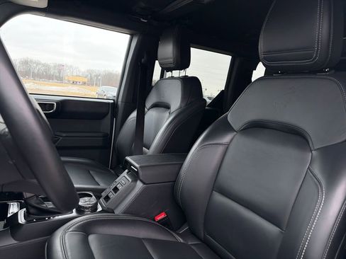 Used 2025 Ford Bronco Outer Banks image 18