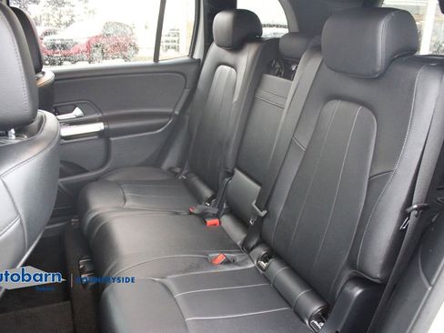 Used 2023 Mercedes-Benz GLB 250 4MATIC w/ Premium Package image 25