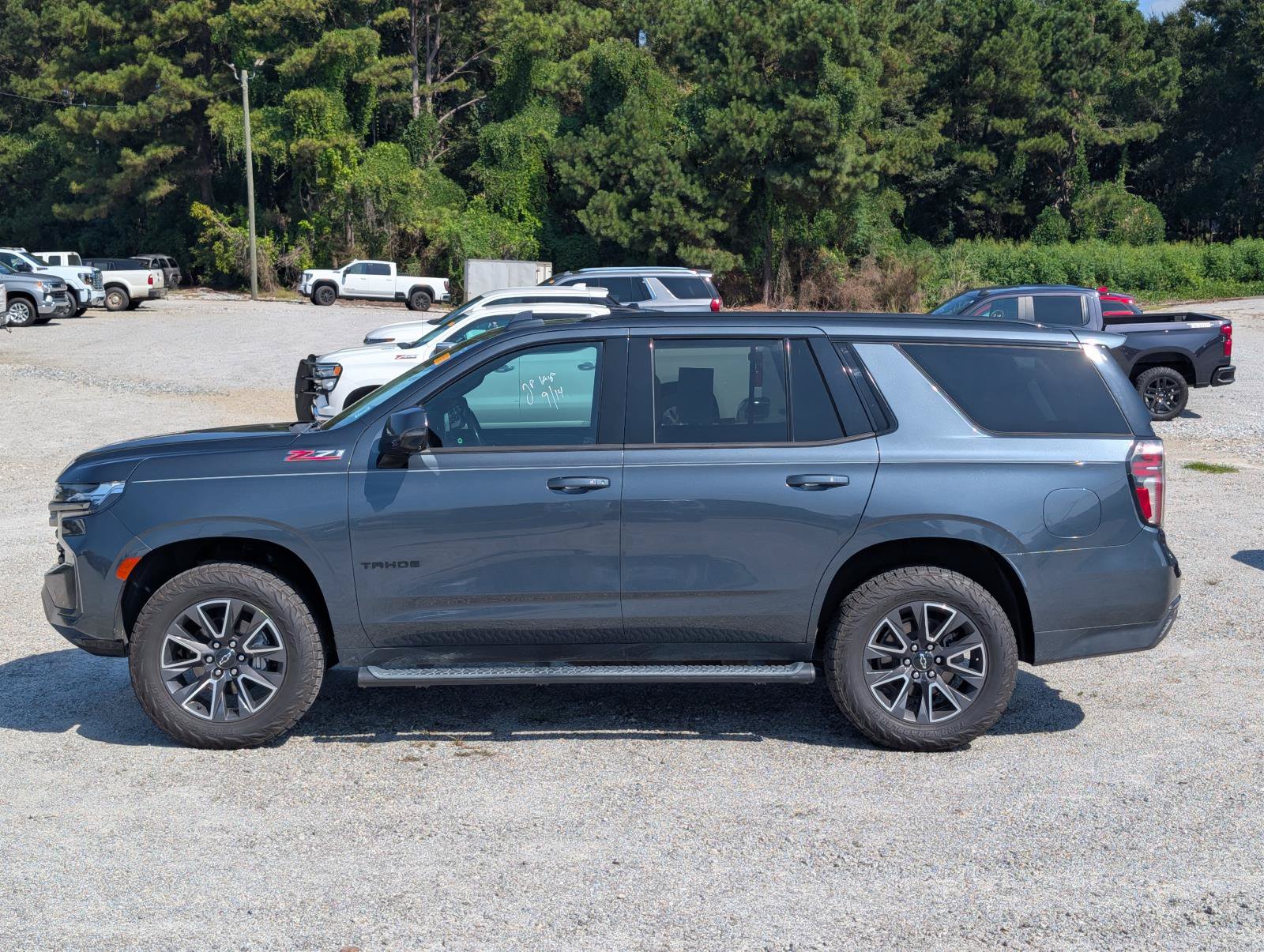 Used 2021 Chevrolet Tahoe Z71 w/ Luxury Package AWD/4WD image 6