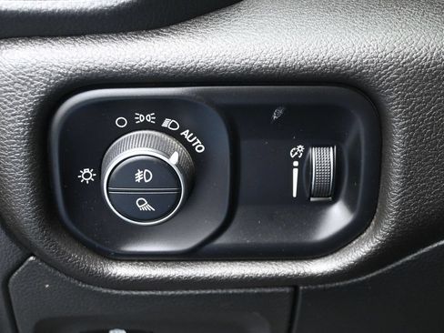 Used 2025 RAM 1500 Warlock AWD/4WD image 15