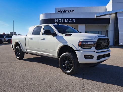 Used 2022 RAM 3500 Limited image 1