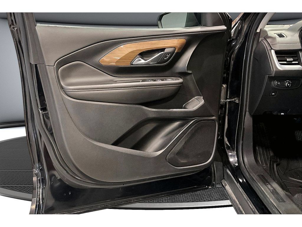 Used 2020 GMC Terrain SLE FWD image 31