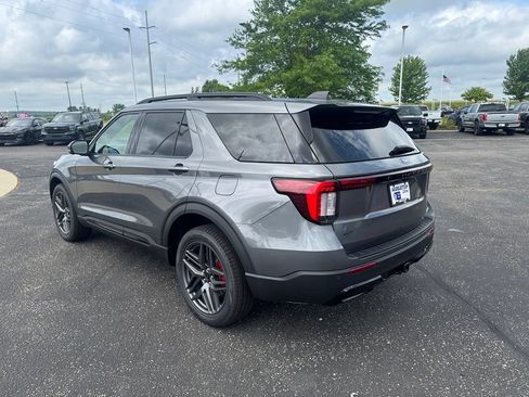 New 2026 Ford Explorer ST-Line w/ ST-Line Street Pack AWD/4WD image 7