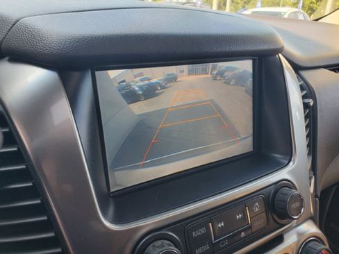 Used 2015 Chevrolet Suburban LTZ RWD image 24