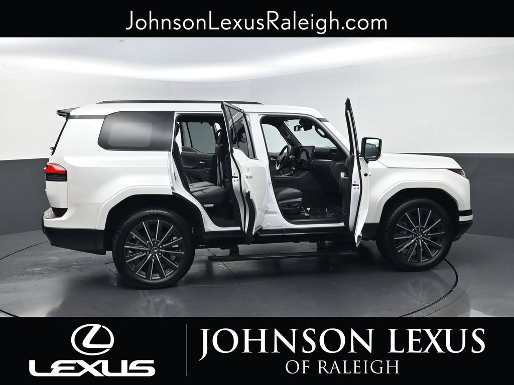 Used 2024 Lexus GX 550 w/ Cold Area Package AWD/4WD image 33