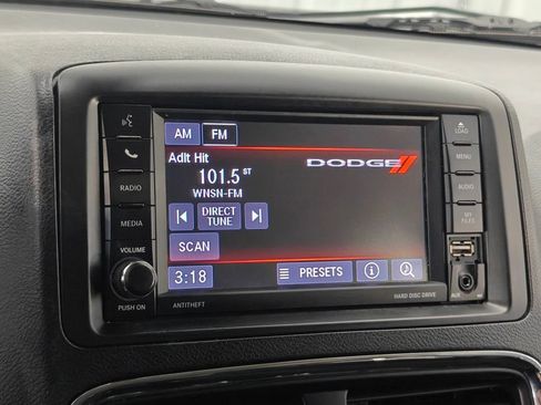 Used 2019 Dodge Grand Caravan SE FWD image 6