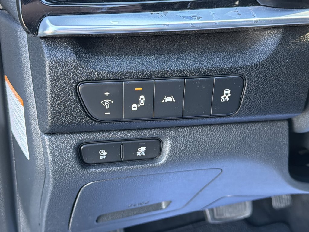Used 2022 Kia Niro EX w/ Cold Weather Package FWD image 11