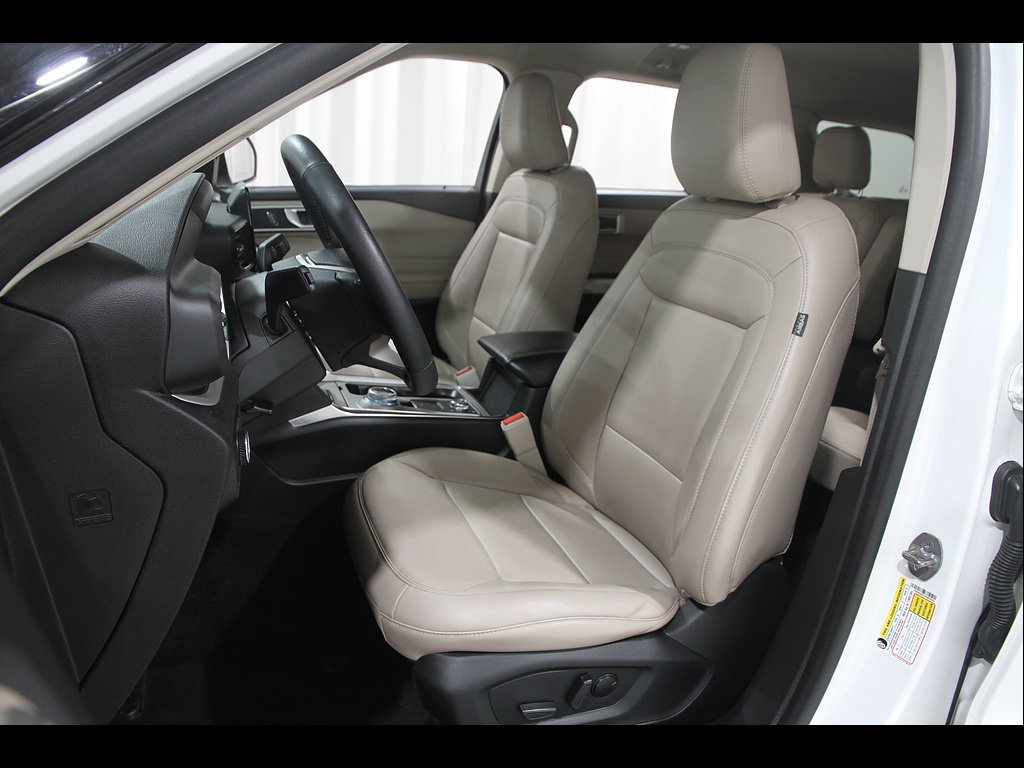 Used 2023 Ford Explorer XLT w/ Equipment Group 202A AWD/4WD image 6