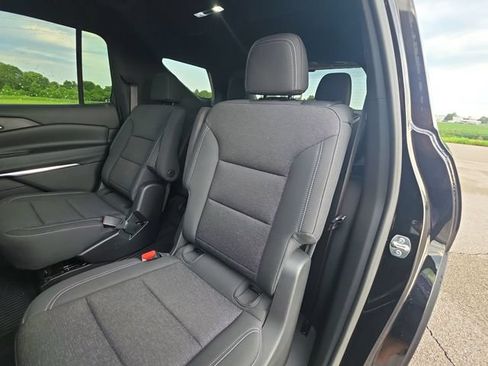 Used 2026 Chevrolet Traverse LT w/ Sun and Wheel Package FWD image 29