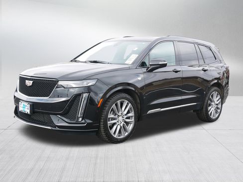 Used 2020 Cadillac XT6 Sport image 3