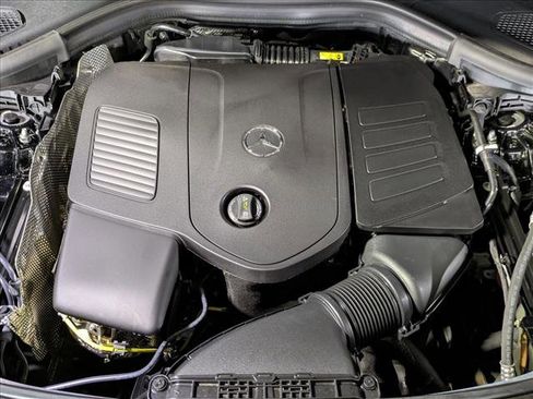 Certified 2025 Mercedes-Benz GLC 300 image 25