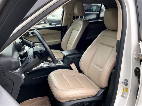 Certified 2020 Ford Explorer XLT w/ Equipment Group 202A RWD image 25