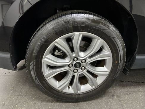 Used 2024 Ford Edge Titanium image 32