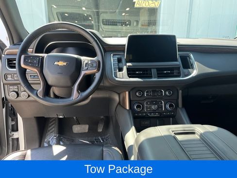 Used 2024 Chevrolet Suburban High Country AWD/4WD image 15