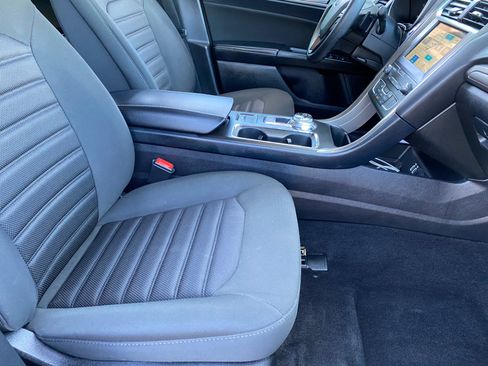 Used 2019 Ford Fusion SE image 49