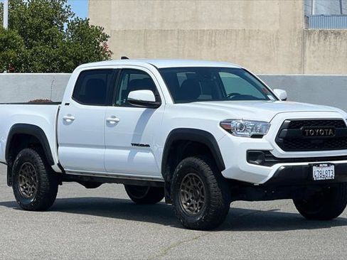 Certified 2023 Toyota Tacoma 4x4 Double Cab w/ Trail Edition image 5
