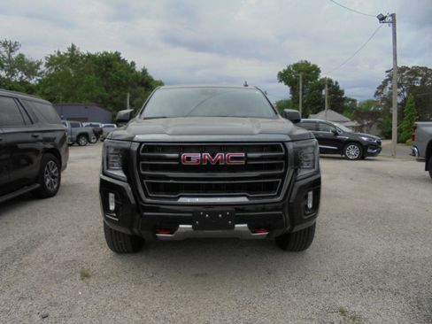 Used 2023 GMC Yukon AT4 w/ LPO, Floor Liner Package image 2