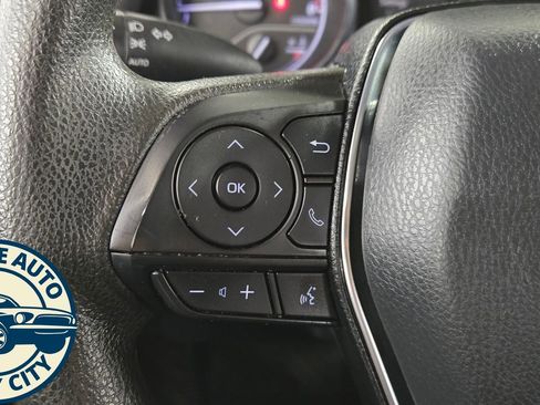 Used 2020 Toyota Camry LE FWD image 12