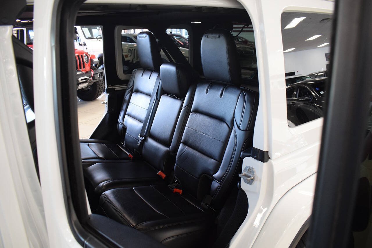 Used 2020 Jeep Wrangler Unlimited Sahara AWD/4WD image 37
