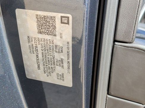 Used 2019 Chevrolet Corvette Stingray Coupe w/ 1LT image 41