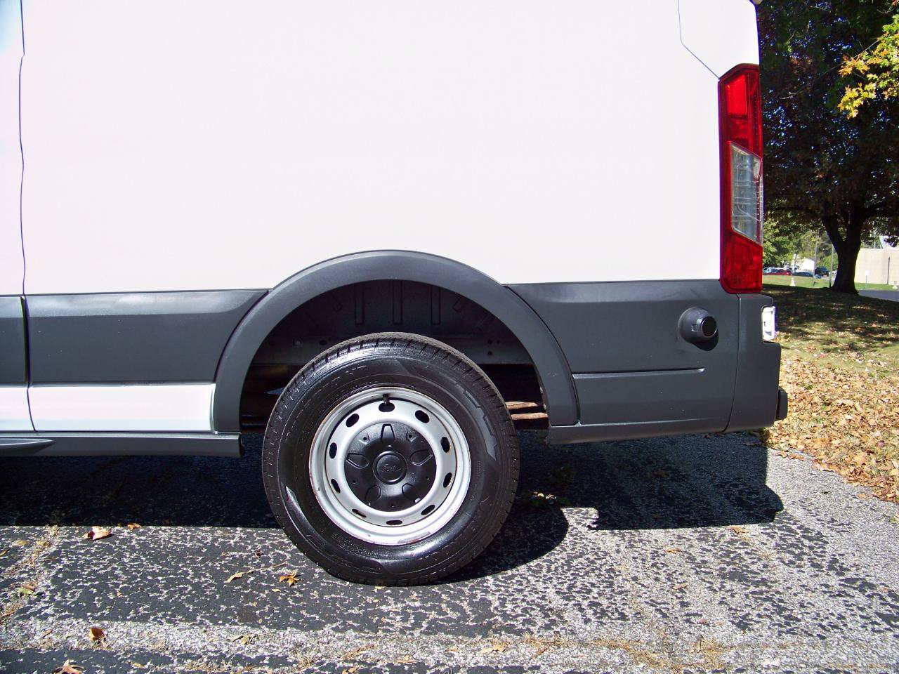Used 2017 Ford Transit 150 148 Low Roof RWD image 28