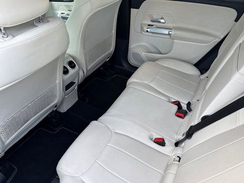 Used 2024 Mercedes-Benz GLB 250 image 13