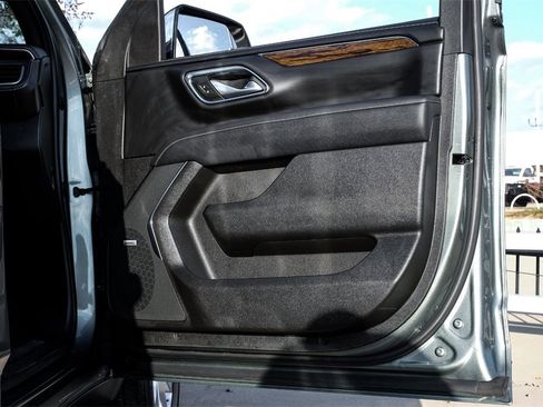 Used 2023 Chevrolet Suburban Premier image 46