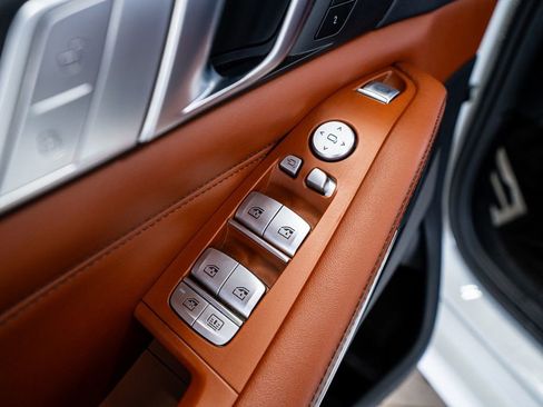 Used 2021 BMW X7 M50i w/ Executive Package image 33