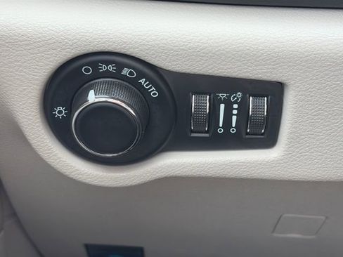 Used 2023 Chrysler Voyager LX FWD image 56