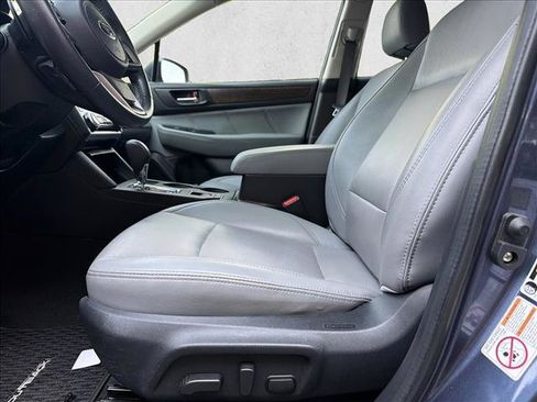 Used 2018 Subaru Outback 2.5i Limited AWD/4WD image 12
