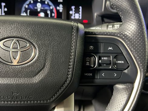 Used 2025 Toyota 4Runner SR5 image 19