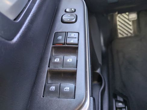 Used 2017 Toyota Camry SE image 21