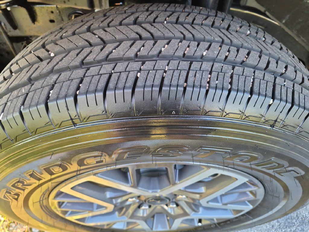 Used 2026 Jeep Wrangler Unlimited Sahara AWD/4WD image 9