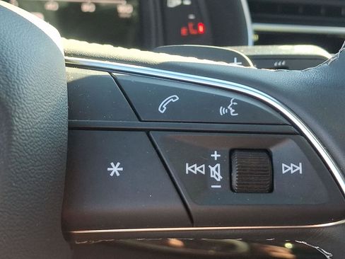 Certified 2025 Audi Q8 Premium Plus image 23