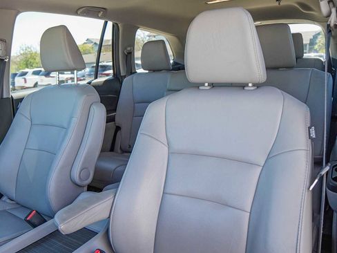 Used 2017 Honda Pilot EX-L image 11