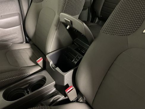 Used 2016 Nissan Frontier PRO-4X AWD/4WD image 31