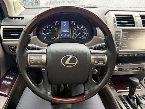Used 2017 Lexus GX 460 Luxury w/ Preferred Accessory Package AWD/4WD image 26