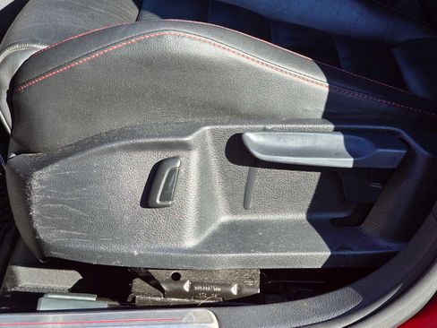 Used 2016 Volkswagen GTI SE image 24