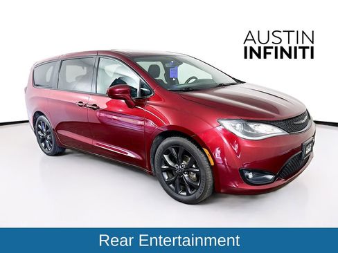 Used 2020 Chrysler Pacifica Touring w/ S Appearance Package image 1