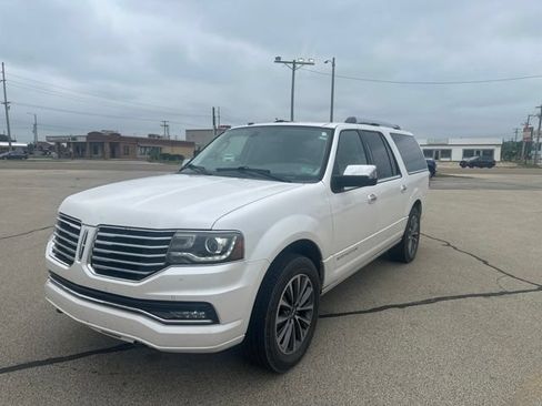 Used 2017 Lincoln Navigator L Select RWD image 1