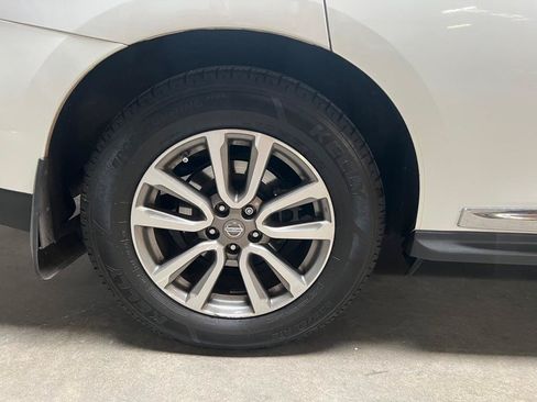Used 2014 Nissan Pathfinder SL w/ SL Tech Package AWD/4WD image 13
